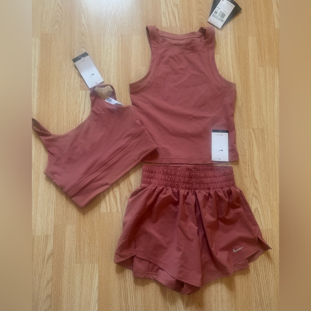 Nike SET canyon pink running  Activewear Set shorts and top and bra NWT